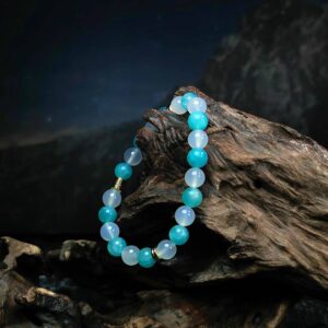 Bracelet with Amazonite and White Agate beads for emotional healing and inner peace